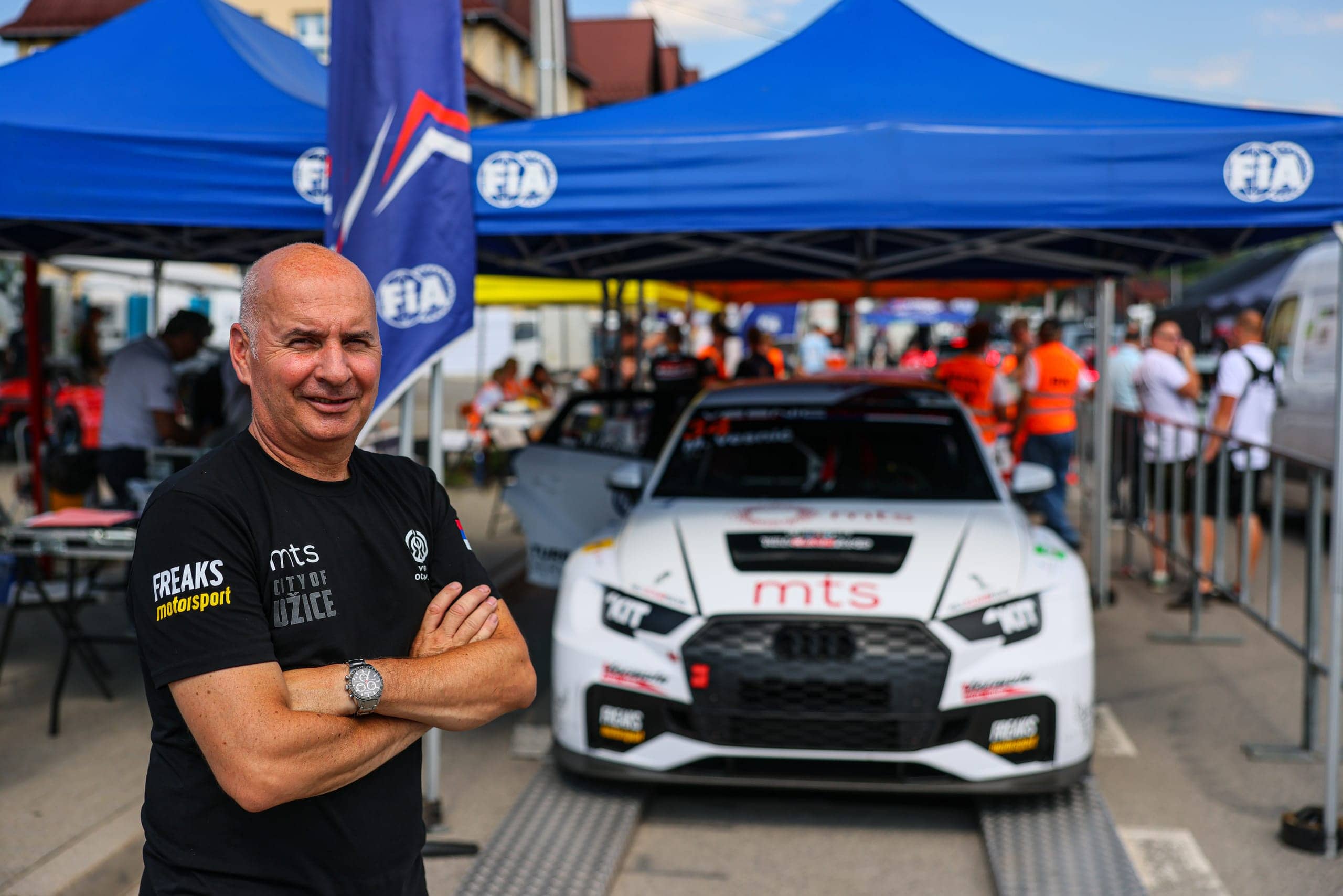 Milovan „Mikica” Vesnić ispred svog Audija RS3 LMS TCR